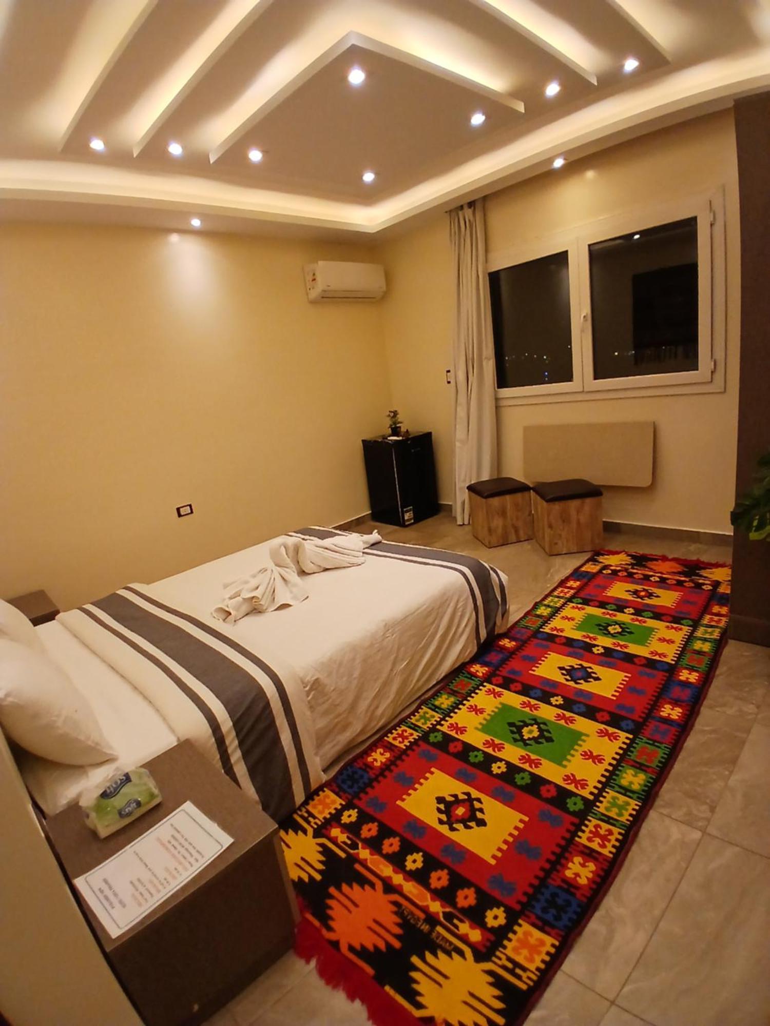 Pyramids View Suite/Vista Piramidi Le Caire Chambre photo